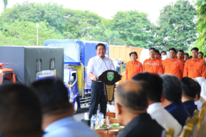 Gubernur Herman Deru Resmi Berangkatkan Bantuan Kemanusiaan ke Tiga Provinsi Terdampak Bencana Alam Sumatera