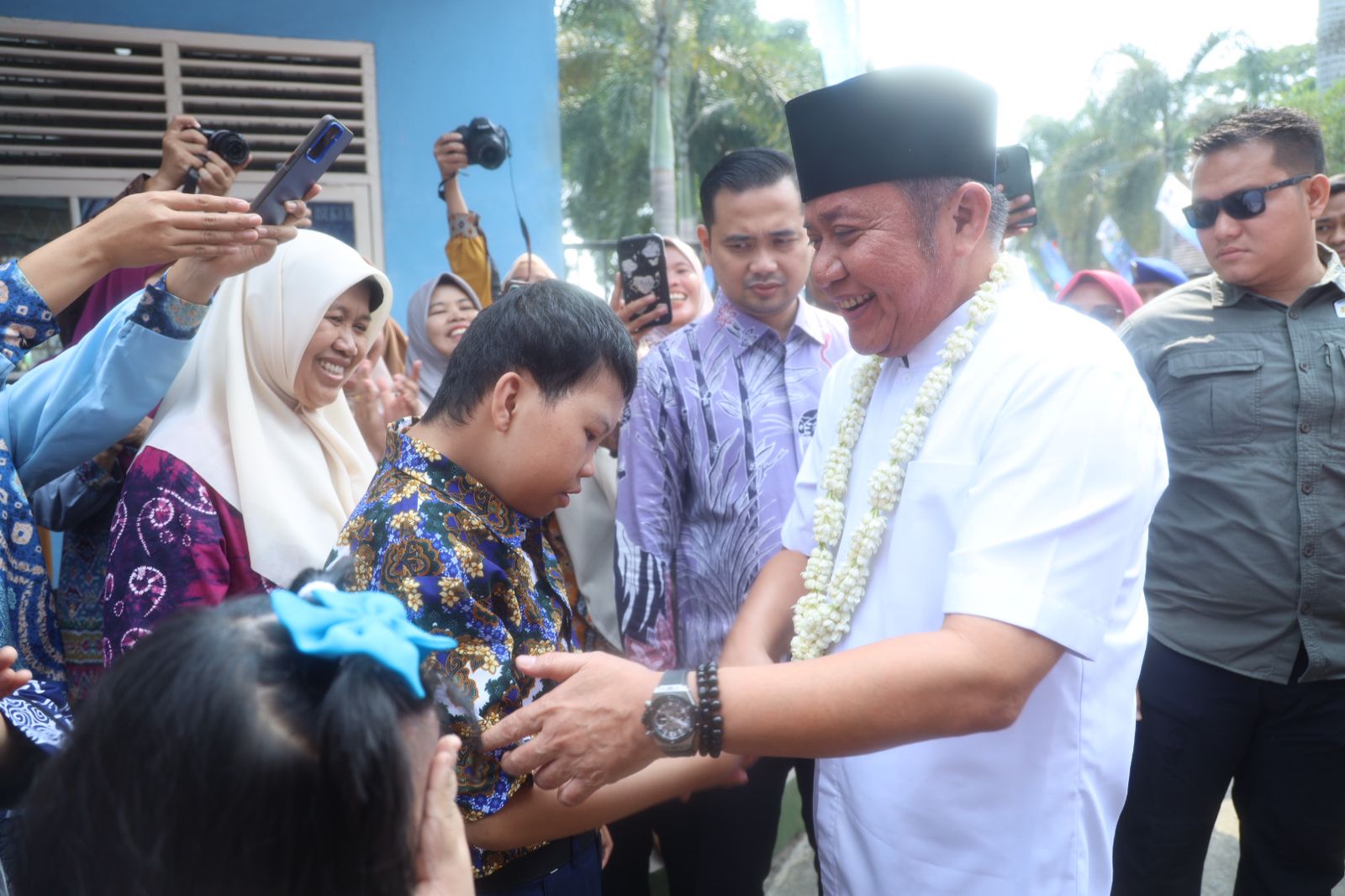 Herman Deru sekolah SLB